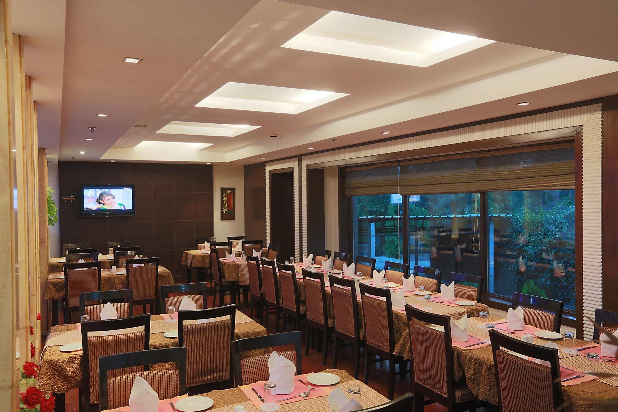 Hotel Airport Residency Nueva Delhi Exterior foto